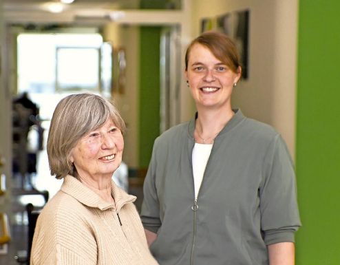 Auf unsere Initiative: Pflegedebatte im Fränkischen Tag – Prof. Olbrich und Elena Betz im Gespräch